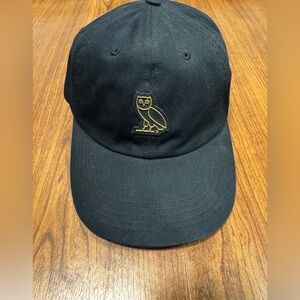 - very good condition hat

- OVO brand

- Adjustable

- Black